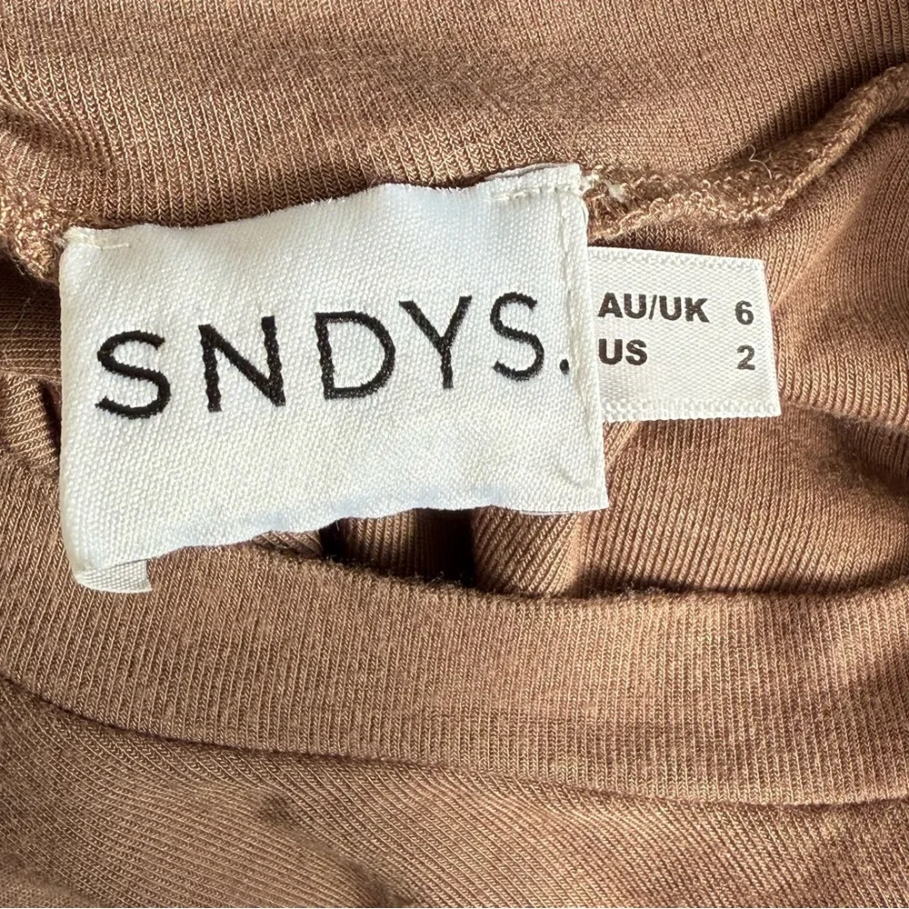 SNDYS The label Winter Dress in Chocolate Ruched Drawstring Side Size‎ 2